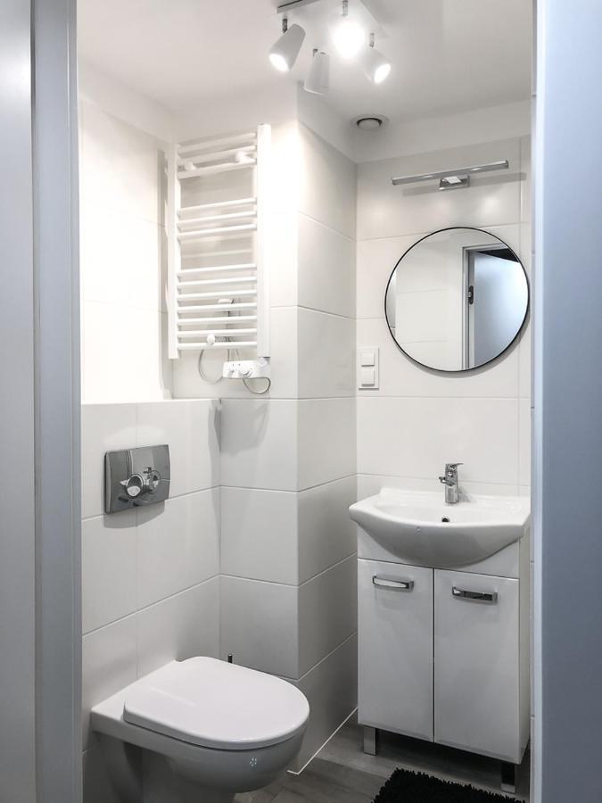 Airport Apartment Wrocław Buitenkant foto