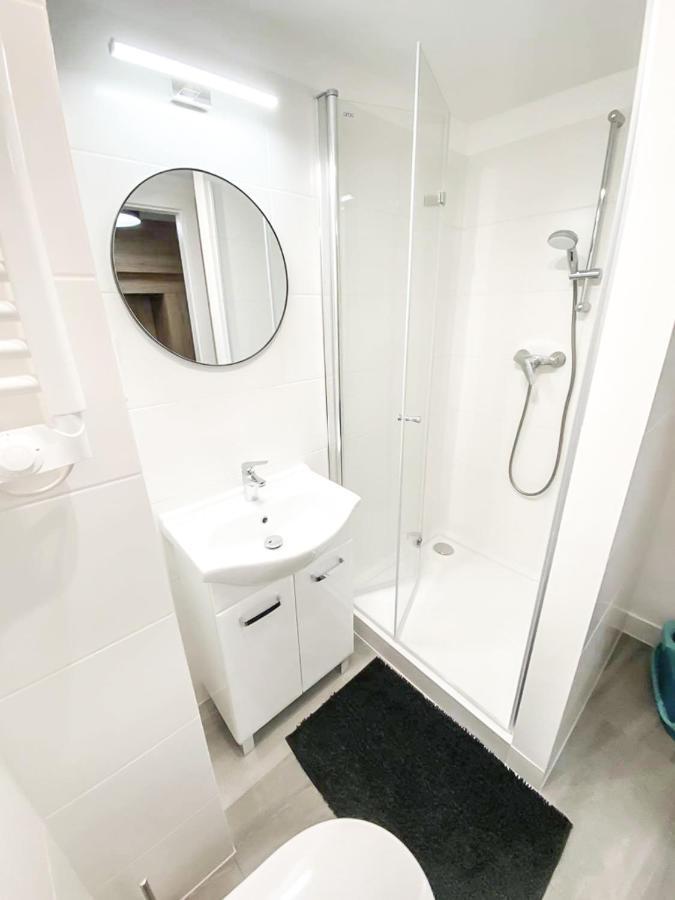 Airport Apartment Wrocław Buitenkant foto